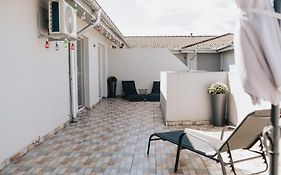 Julia'S Residence